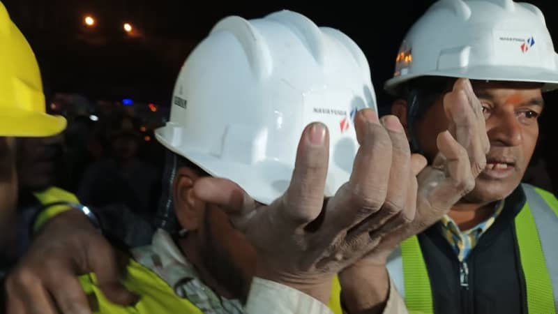 All 17 people rescued after tunnel collapse in India, 41 days after occurrence, excavated with handheld drill