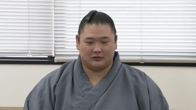 Announcement of the new ranking for the first Grand Sumo tournament... Kai Ohsho, from Tsubata Town, Ishikawa Prefecture, is promoted to the new Juryo team and ``want to catch up'' with his high school senior, Ohnosato.