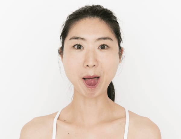 Toward the end of the year!3 exercises to slim your face and keep your face line clean