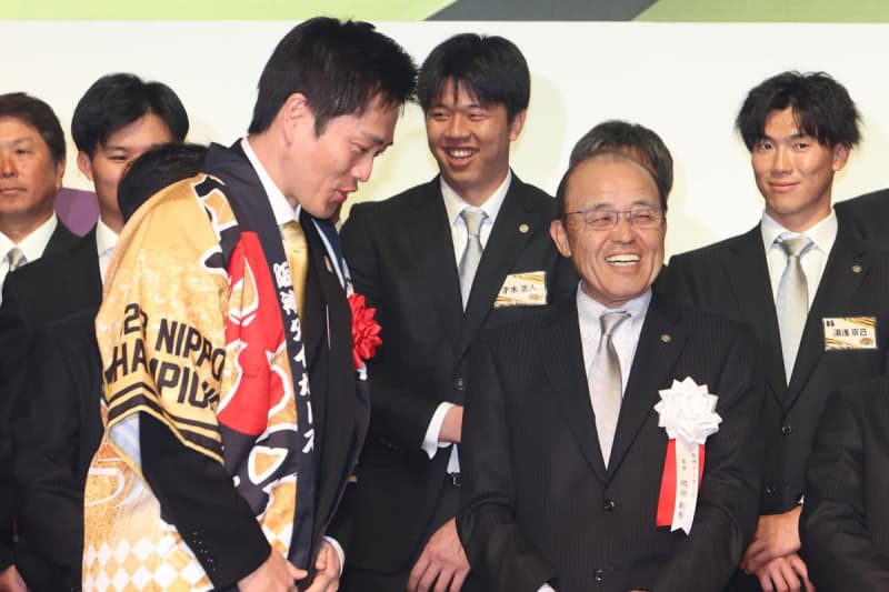 [Hanshin] Director Okada thanks the governors of Osaka and Hyogo prefectures for holding the V Parade: "I'm glad we were able to not give up."