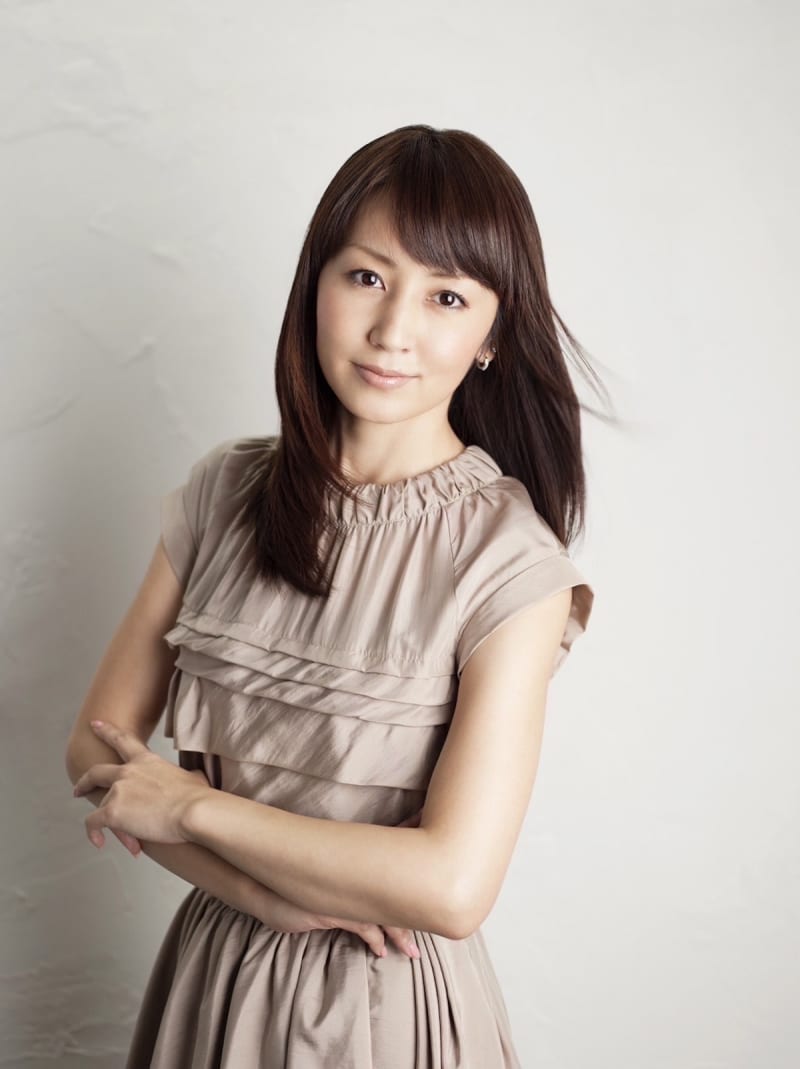 Akiko Yada plays her first lead role in a TV Tokyo drama "Nurse ga Marriage Hunting" as the representative of a matchmaking agency specializing in nurses