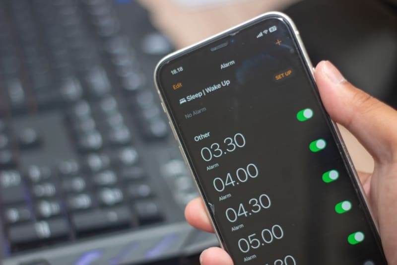 誰か止めて！ 9時25分に必ず鳴る謎のiPhone