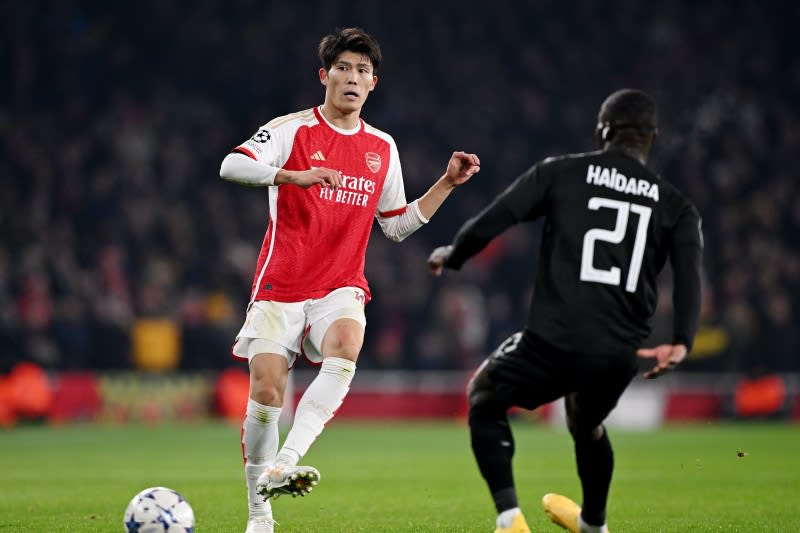 Takehiro Tomiyasu, who made 2 assists in the CL, was praised by local media as "a real threat..."