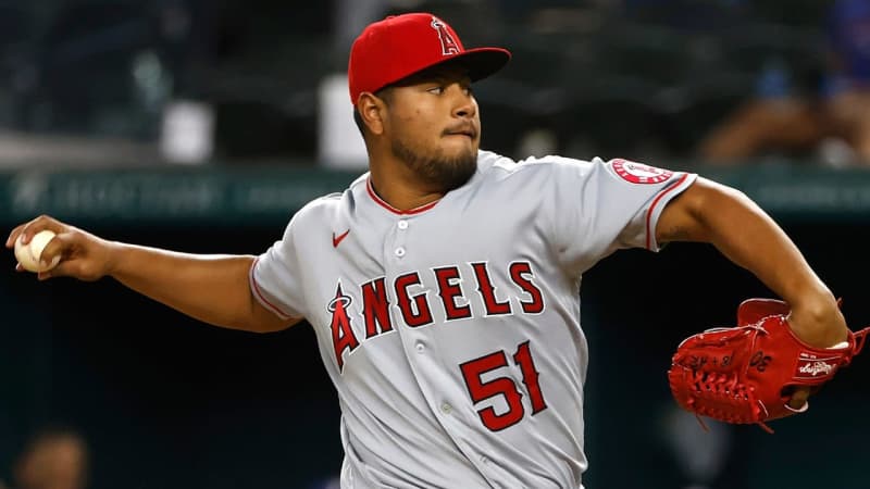 Barrier, free agent from Angels, agrees to minor league contract with Guardians