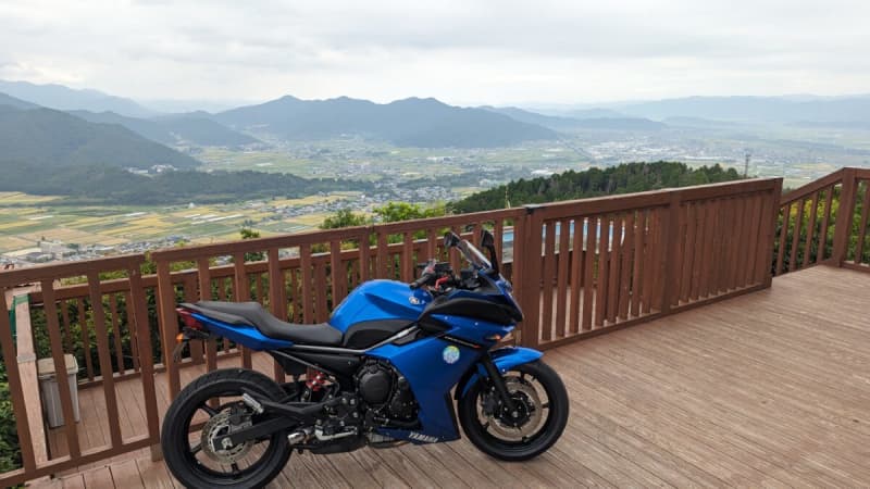 I like the Yamaha blue and unique monocular light XJ6 Diversion F [Everyone's Bike]