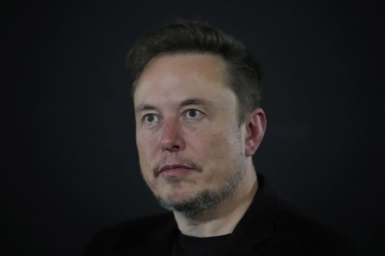 Musk apologizes for anti-Semitic posts, criticizes defecting advertisers