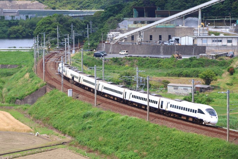 JR Kyushu to introduce "QR ride" that does not require ticket collection, first for major limited express trains departing from and arriving at Hakata Station