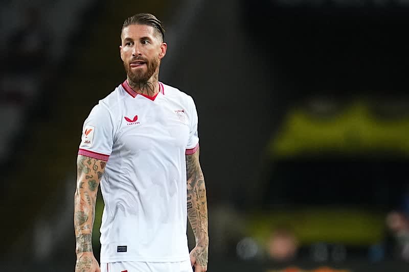 Things haven't improved even after the change of manager...S. Ramos, who has been eliminated from the Champions League: ``Whoever is on this ship will have the support of the players.''