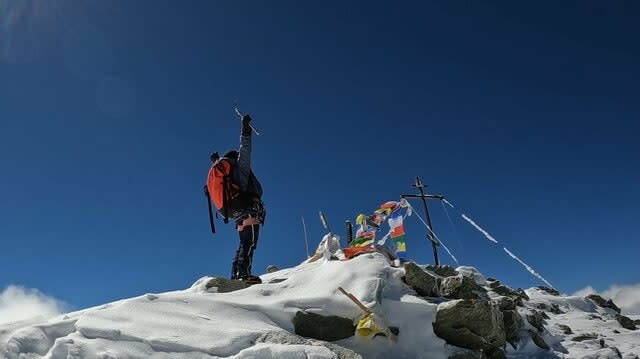 “ロシア人も多かった” 海外高所登山の話「食事は？ 言葉は？ いくらかかる？」キルギス－レーニン峰