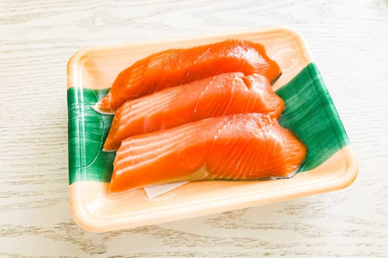 『ZIP』鮭をフライパンで最高においしく焼く方法　“真ん中”で焼いちゃダメ…　フライパンで鮭を…