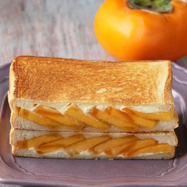 【柿のおいしい食べ方】クリームチーズとはちみつで抜群に旨くなる。魅惑のホットサンドレシピ3選