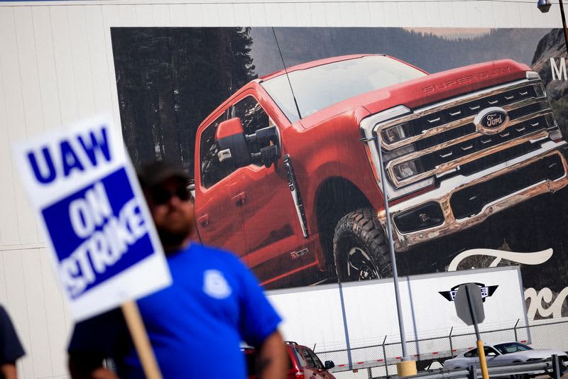米フォード、通期利益予想引き下げ　ストによる減産が影響