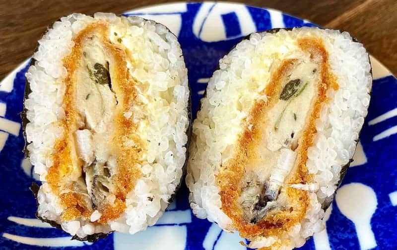 The rich flavor spreads throughout your mouth ♪ Try Lawson's new product "Tartaru Large Oyster Fried" rice balls
