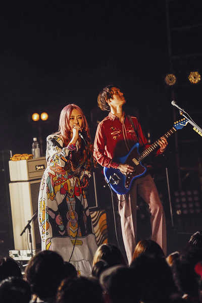GLIM SPANKY, the first day of the album release tour “The Goldmine Release…