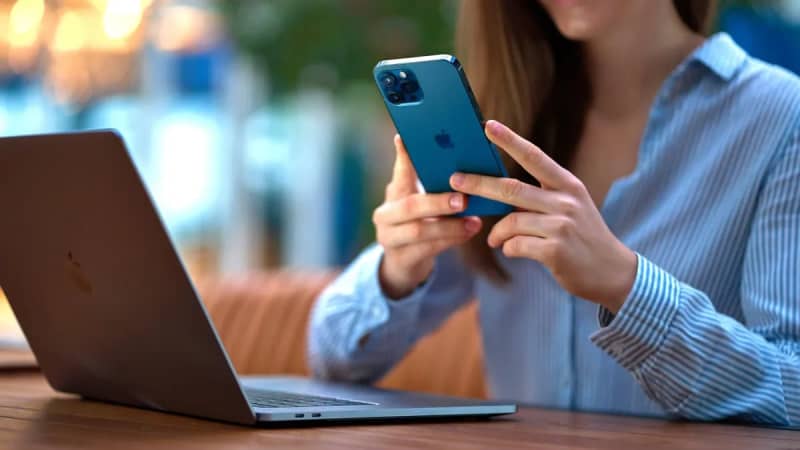 Apple corrige deux failles de sécurité sur iPho…