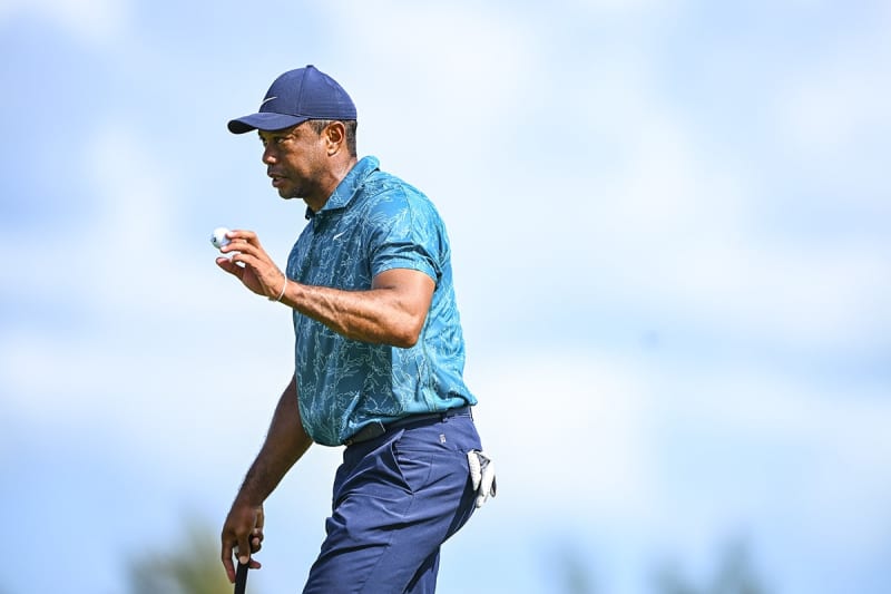 Woods improves his score in his return to 15th place, Scheffler and Spieth move into first place