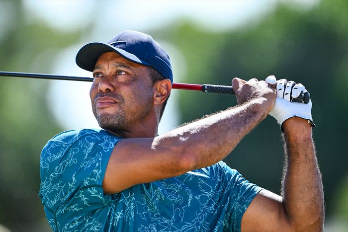 Tiger Woods is under par on the second day of his return match! "It was much better than yesterday."