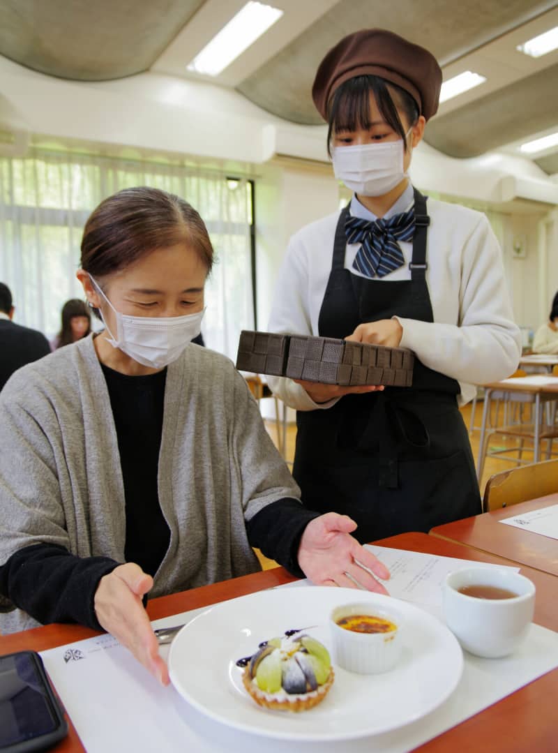 京都のパティシエ系生徒が保護者に感謝のスイーツ　「タルトがさくさく。おいしい」
