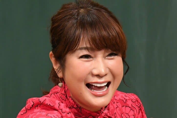 恋愛詐欺師が海外旅行に連れて行く理由とは？ 1億円騙し取られたはるな愛「ファーストクラスに超高…