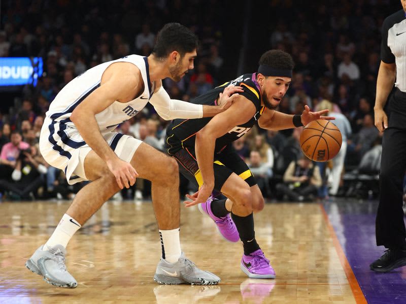 NBA = Watanabe scores 4 points, Suns beat Grizzlies