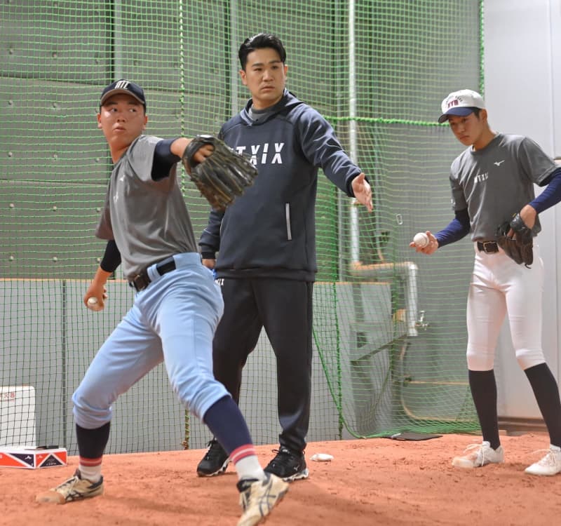 Rakuten's Masahiro Tanaka gives direct guidance to junior high school pitchers: ``I'm worried whether I was able to convey what I learned well.''