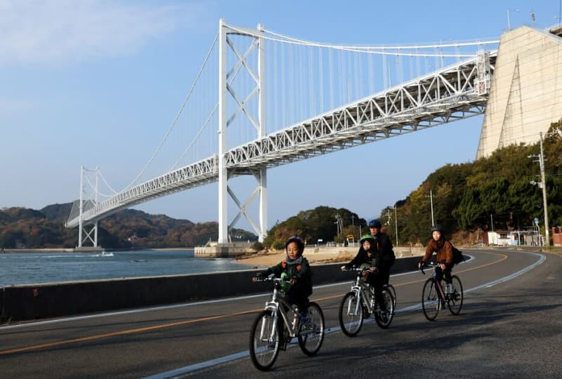 瀬戸内しまなみ海道の因島大橋開通40年　サイクリスト魅了、「島が沈む」基幹産業の造船危機からの…