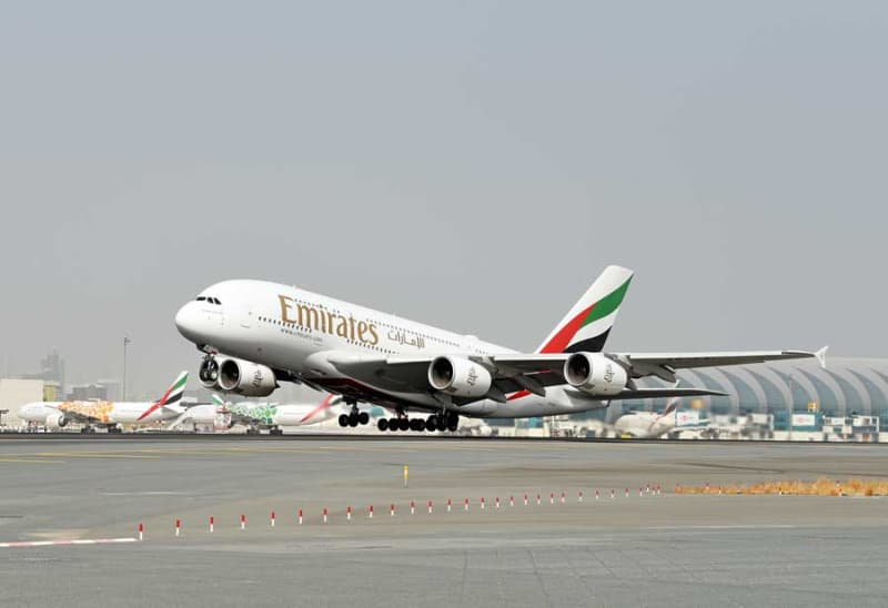 Emirates Airlines holds sale on flights to Dubai starting from 12 yen round trip