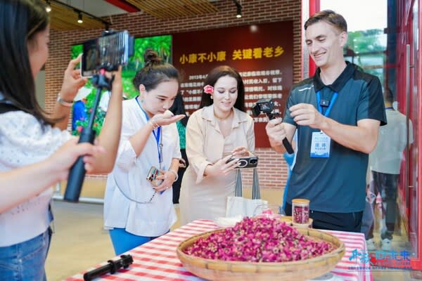 メディアツアーが海南自由貿易港で中国の近代化を確認