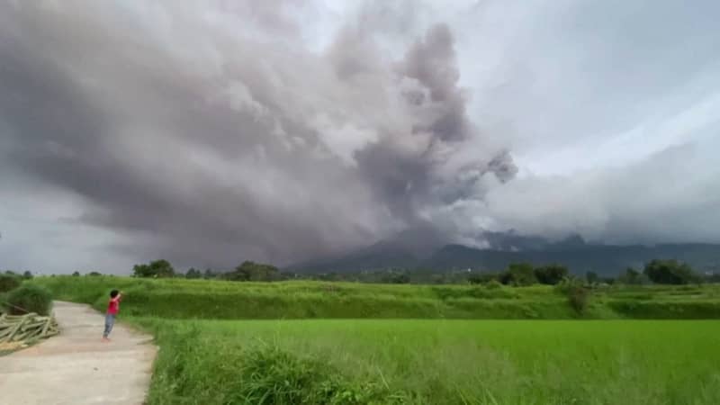 インドネシア・マラピ火山の大規模噴火　多くの登山者取り残され…これまでに11人死亡