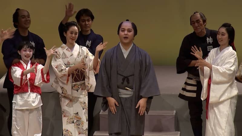 Big applause for the performance of the play “Golden Footprints” depicting the achievements of those who took on the challenge of reclamation in the Kojo area [Hayashima Town, Okayama]