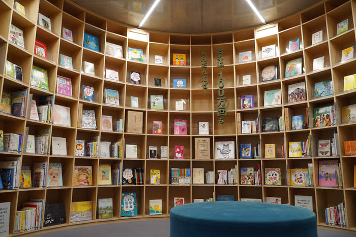 LeTech invites children from “Sanno Children’s Center” to “Children’s Book Forest Nakanoshima”