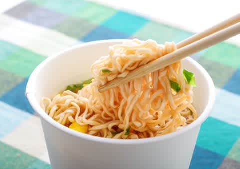What are the benefits of "non-fried noodles" in cup noodles?What's the difference?We asked a registered dietitian!
