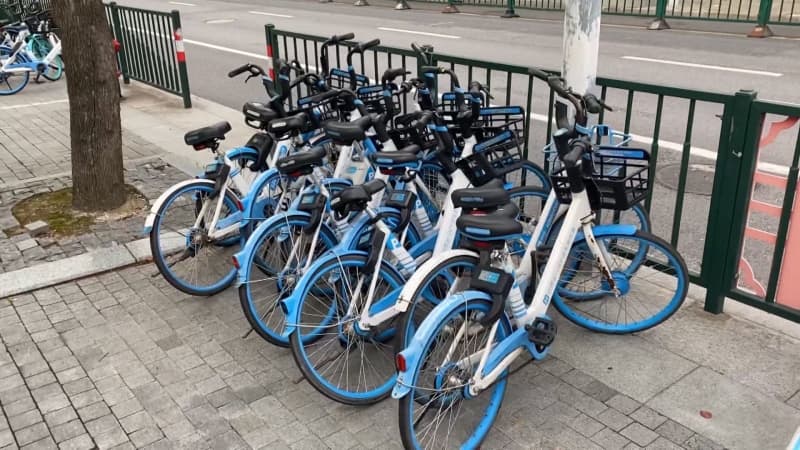 Shared bicycles ``borrowing'' are rampant, with some people asking for a ride to work and others painting them without permission... In China, the number of users is increasing...