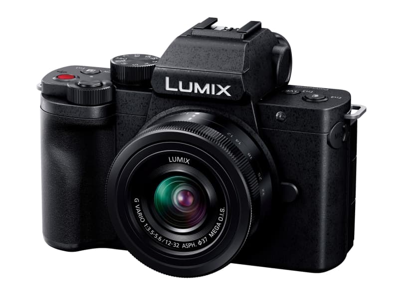 Panasonic's Micro Four Thirds machine "LUMIX G100D" with enhanced EVF
