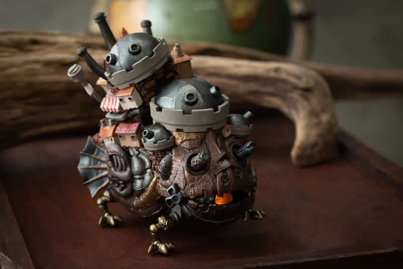 "Moving Howl's Castle", which reproduces the irregular movements unique to "Howl's Moving Castle", will be released on December 12th...