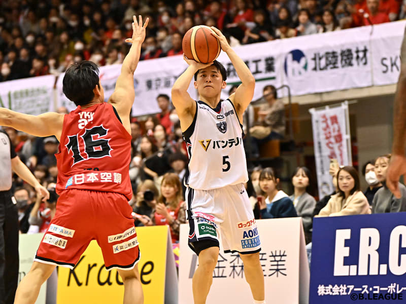Yuki Kawamura scores a career-high 42 points...Yokohama B-Corsairs escapes consecutive losses