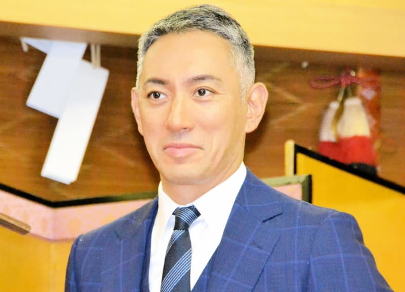 Danjuro Ichikawa receives an “extra-large” and “unexpected” gift from Louis Vuitton on his 46th birthday