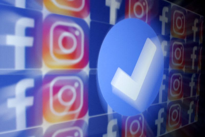 Meta to start fully encrypting messages on Face…