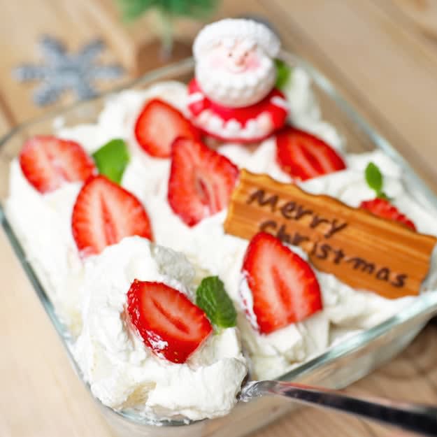 [Christmas cake without sponge! ? ] Moist and fluffy ♡ Super cheap yet great looking sweets recipe
