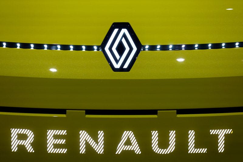 France's Renault to cut production costs in half in four years, expands base in Turkey