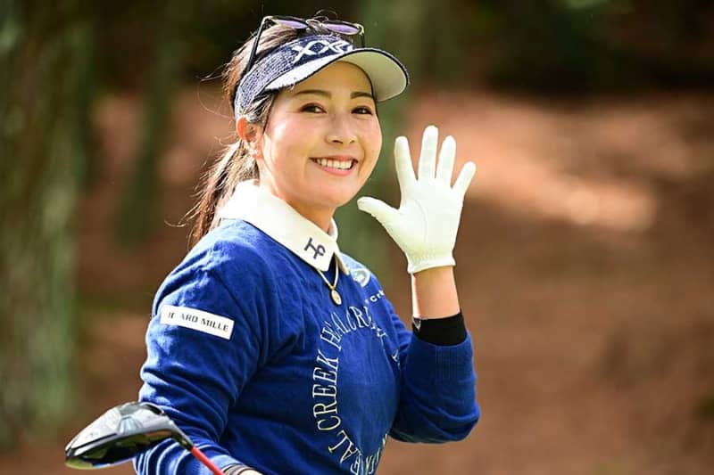 The ``Hitomoji'' pose created by 5 popular female golfers is a hot topic, and the total amount exceeds 14 billion yen ``The members are gorgeous''