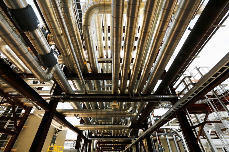 Canada plans to require oil and gas industry to reduce emissions by up to 30% by 38