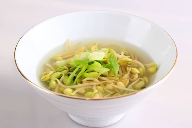 韓国ドラマあるある「豆もやしのスープ」は「愛の不時着」と「梨泰院クラス」のどのシーンに出てきた？