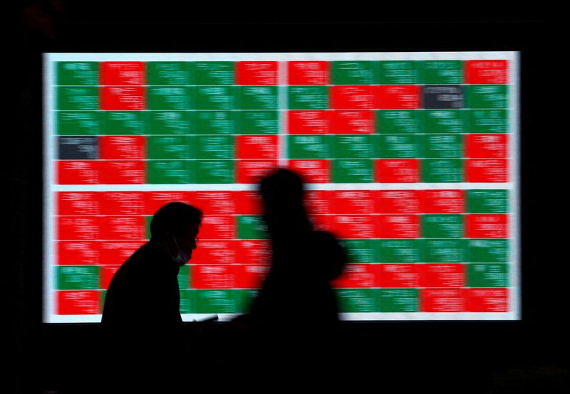 The Nikkei average continues to fall significantly, weighed down by the strong yen due to the Bank of Japan's early revision expectations