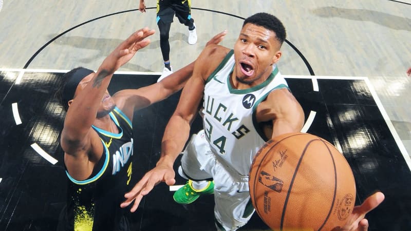 Giannis Antetokounmpo points out team issues after in-season tournament loss: ``Sometimes it's completely unorganized...''