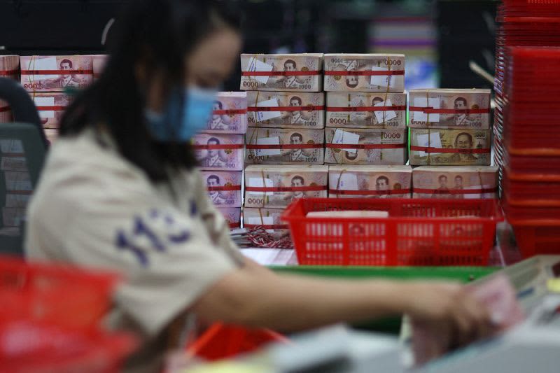 Thailand to raise daily minimum wage by 1%, lower than election promise