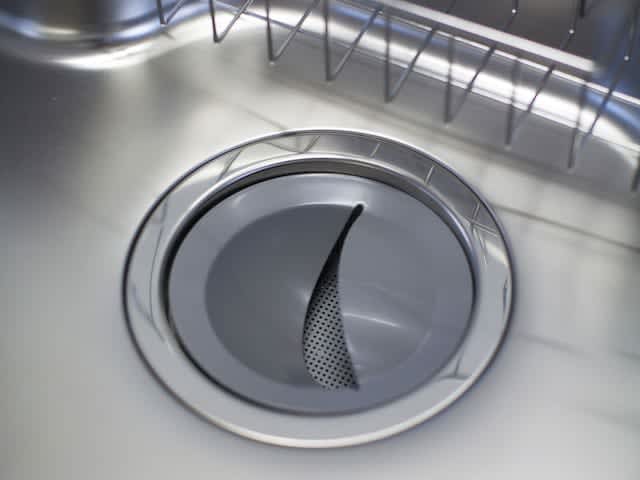 “Suddenly scrubbing with a brush” is an absolute no-no!Things you shouldn't do when cleaning drains
