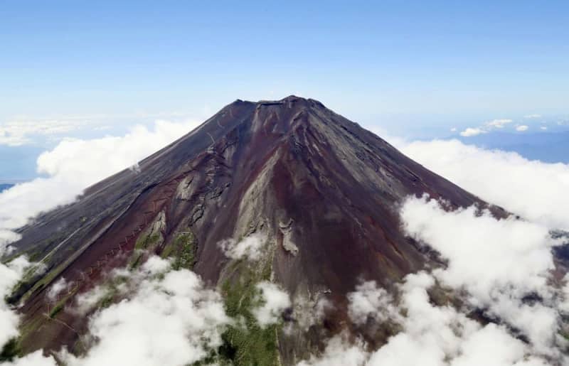 富士登山で台湾からの旅行者死亡 6合目で「突然意識失った」 ｜ 共同通信