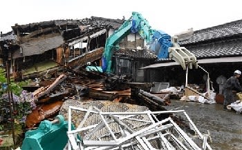 被災家屋の公費解体始まる 甲佐町 県内で初 熊本日日新聞