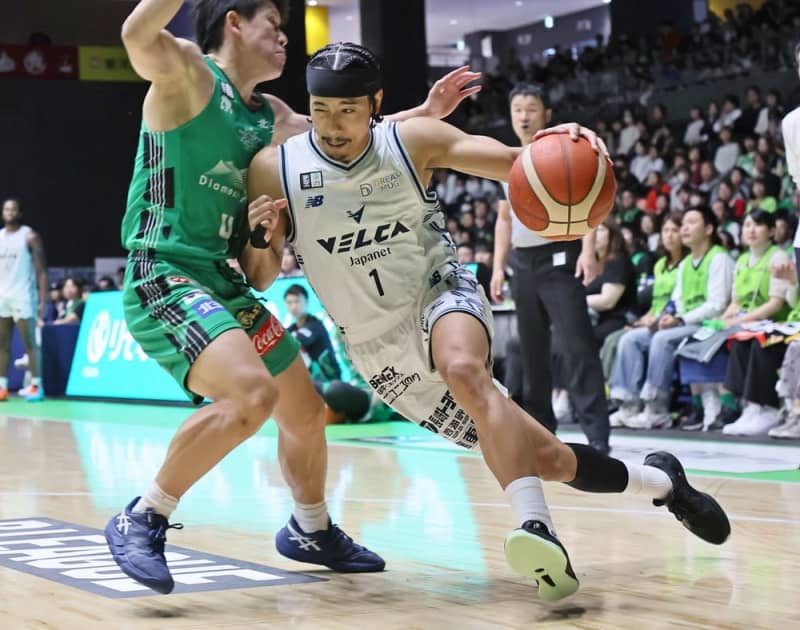 バスケB1第2節最終日 長崎ヴェルカ 堅守で連勝 北海道に79-70 ｜ 長崎新聞